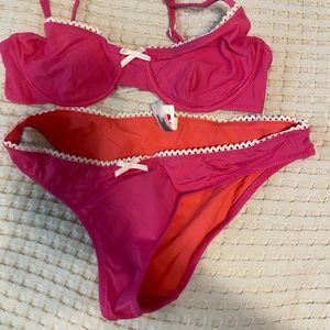 Solid & Striped push-up bikini